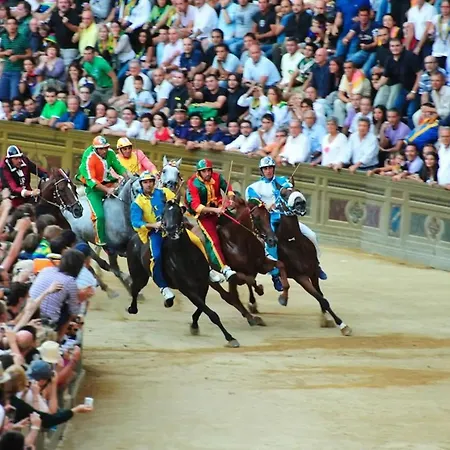 La Casetta - Free Public Parking